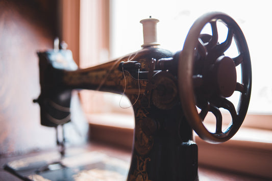 Antique Sewing Machines: History, Types, and Collecting Tips