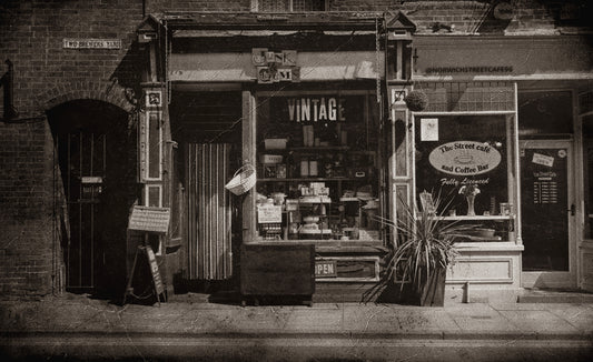 The Charm of Vintage Antique Shops: A Trip Down Memory Lane