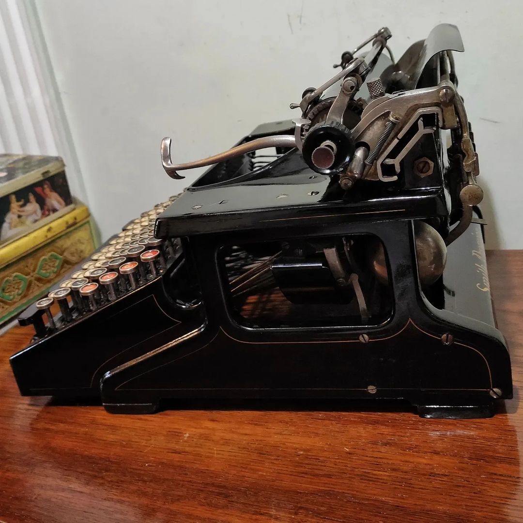 1910's USA. Smith Premier brand 10-A model type class office typewriter
