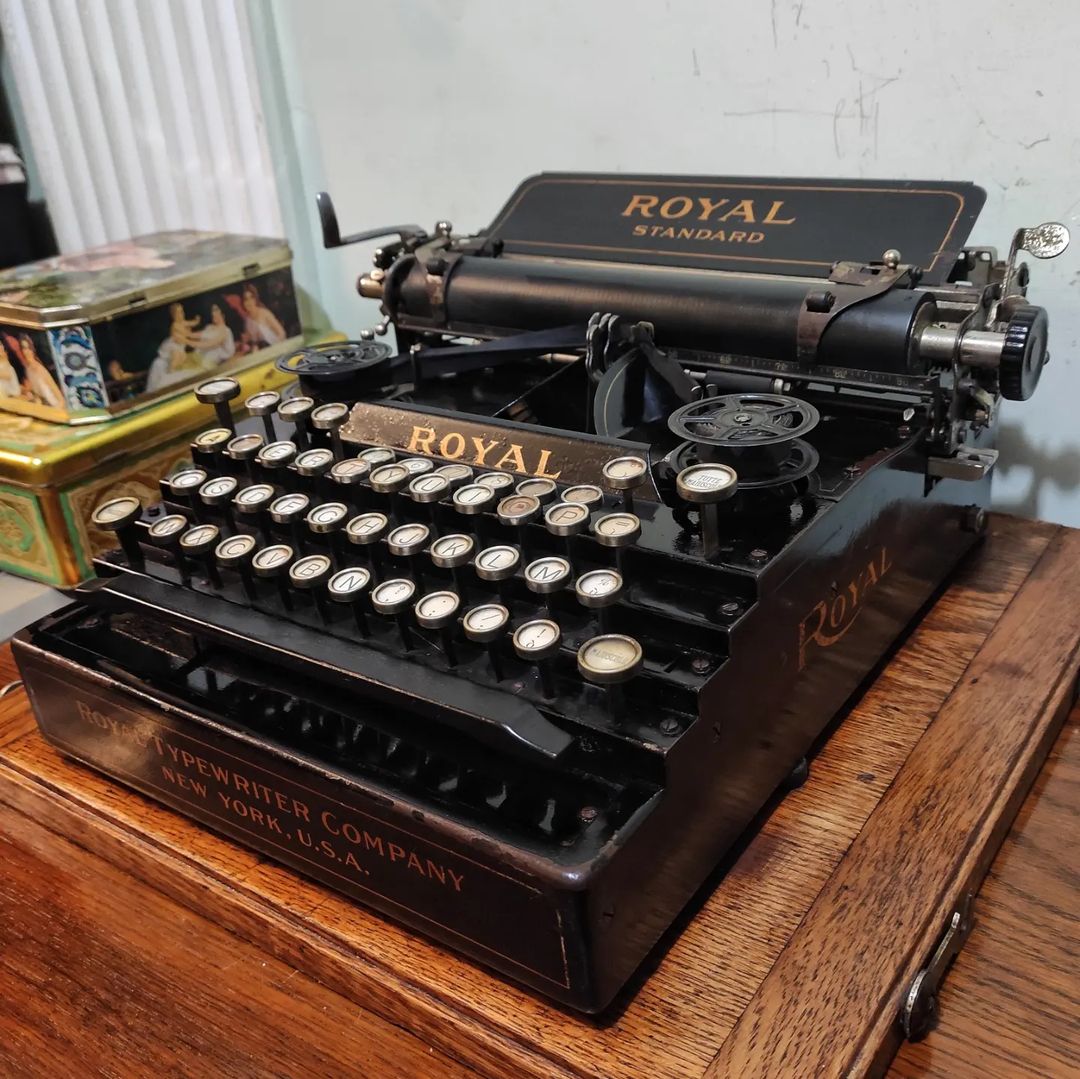 1900's USA Royal brand Standard (Flatbed) model office typewriter-Rare-First Series-Collectible