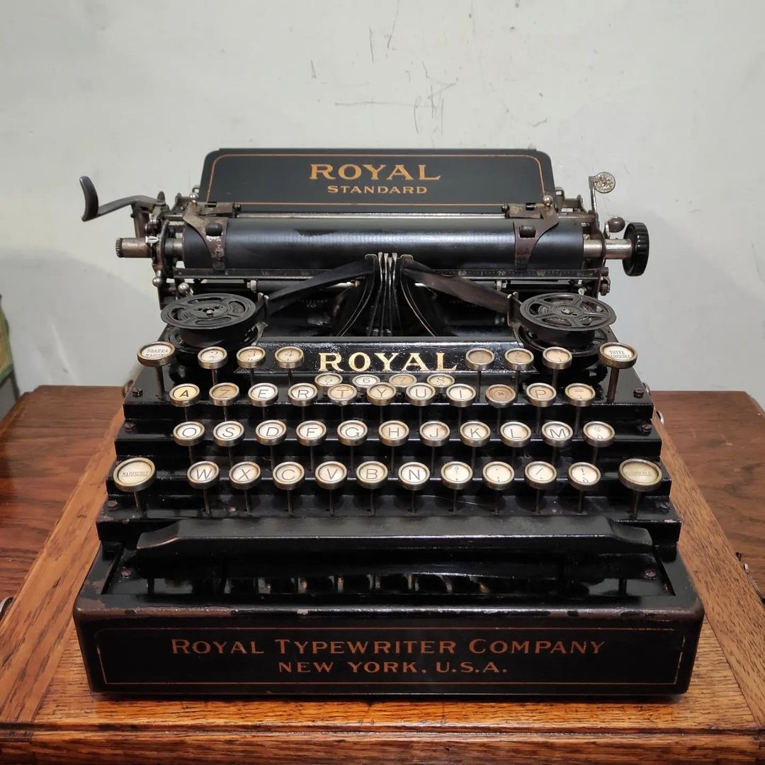 1900's USA Royal brand Standard (Flatbed) model office typewriter-Rare-First Series-Collectible