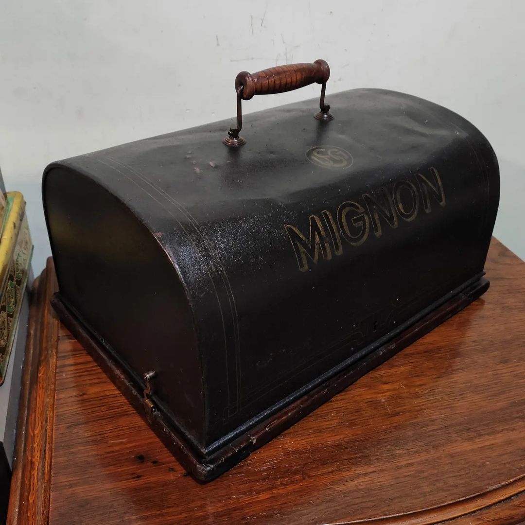 1900's Germany   Mignon brand 2 models portable typewriter Collection/Museum
