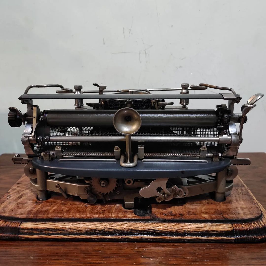 1910's USA. Hammond brand Multiplex model portable typewriter  museum  100% functional