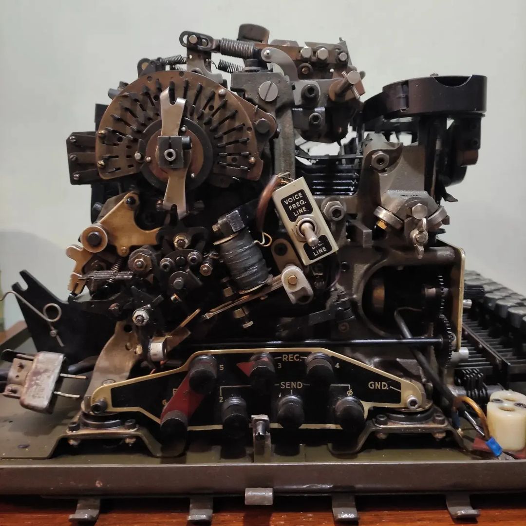 1960's USA.  Kleinschmidt brand TT-4 TG model electric typewriter