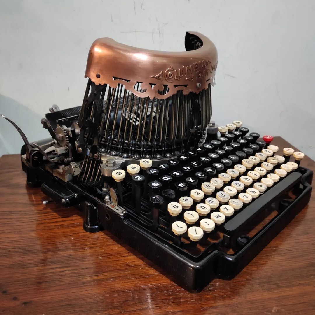 1900's USA.  Columbia brand Bar Lock 14 model office typewriter Art Nouveau  museum
