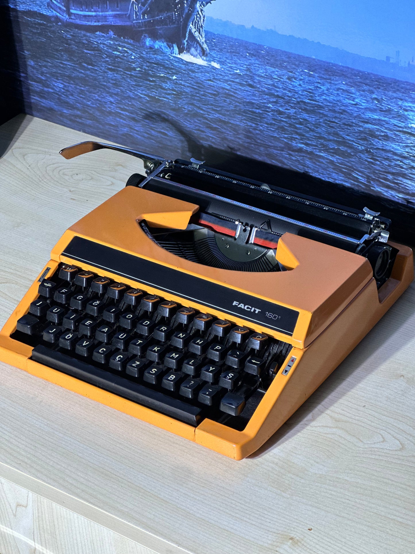 Facit 1601 TYPEWRITER , Orange Color Facit Typewriter, Orginal Bag Avaible