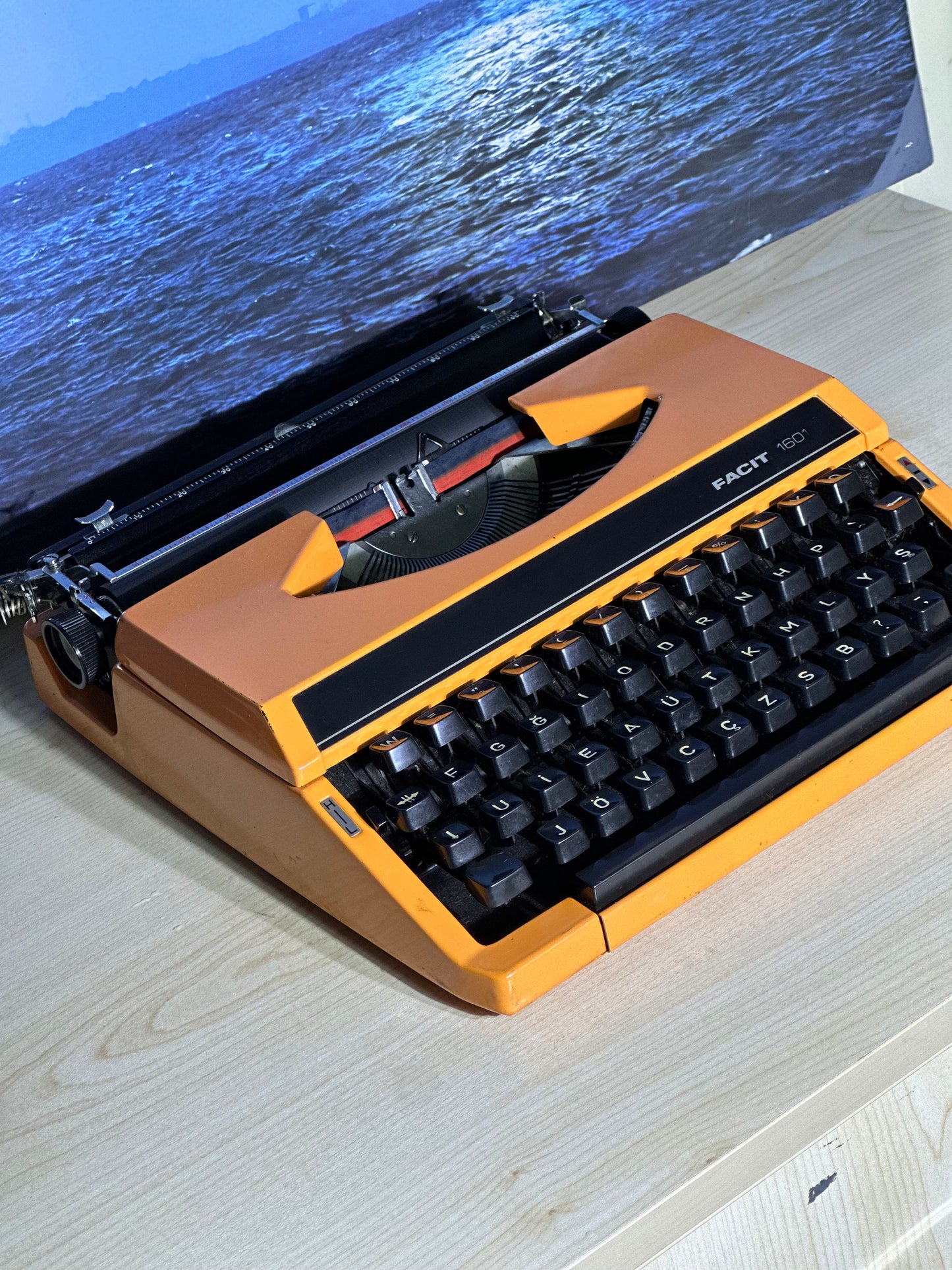 Facit 1601 TYPEWRITER , Orange Color Facit Typewriter, Orginal Bag Avaible