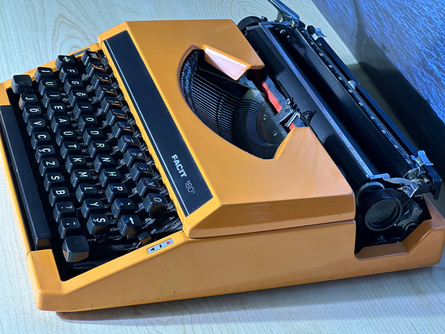Facit 1601 TYPEWRITER , Orange Color Facit Typewriter, Orginal Bag Avaible