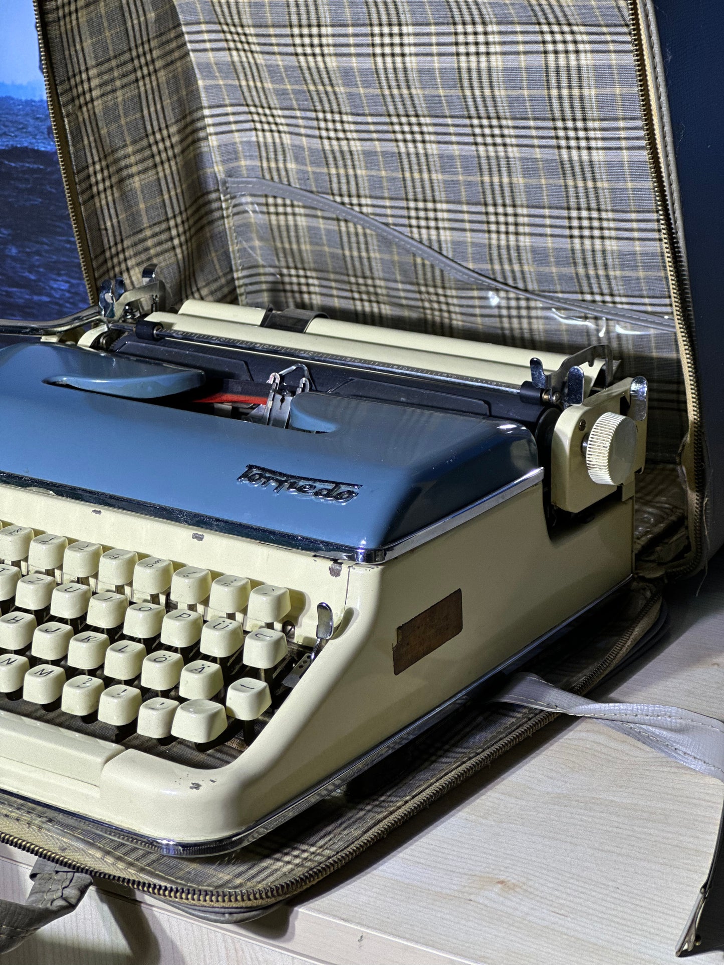 1950's Torpedo 18b Portable Typewriter, Beige and Blue Double Color Working Condition with Original Bag