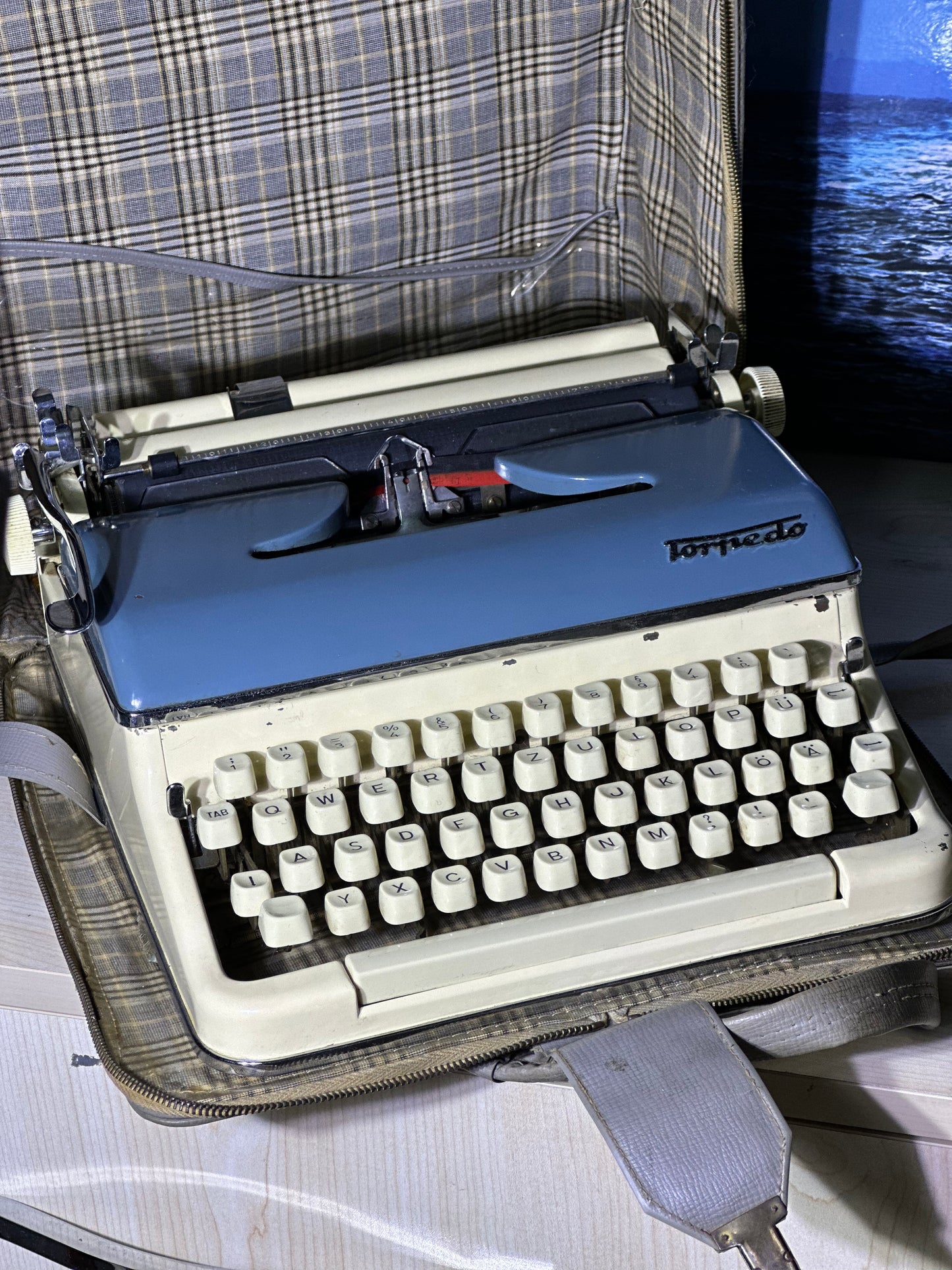 1950's Torpedo 18b Portable Typewriter, Beige and Blue Double Color Working Condition with Original Bag