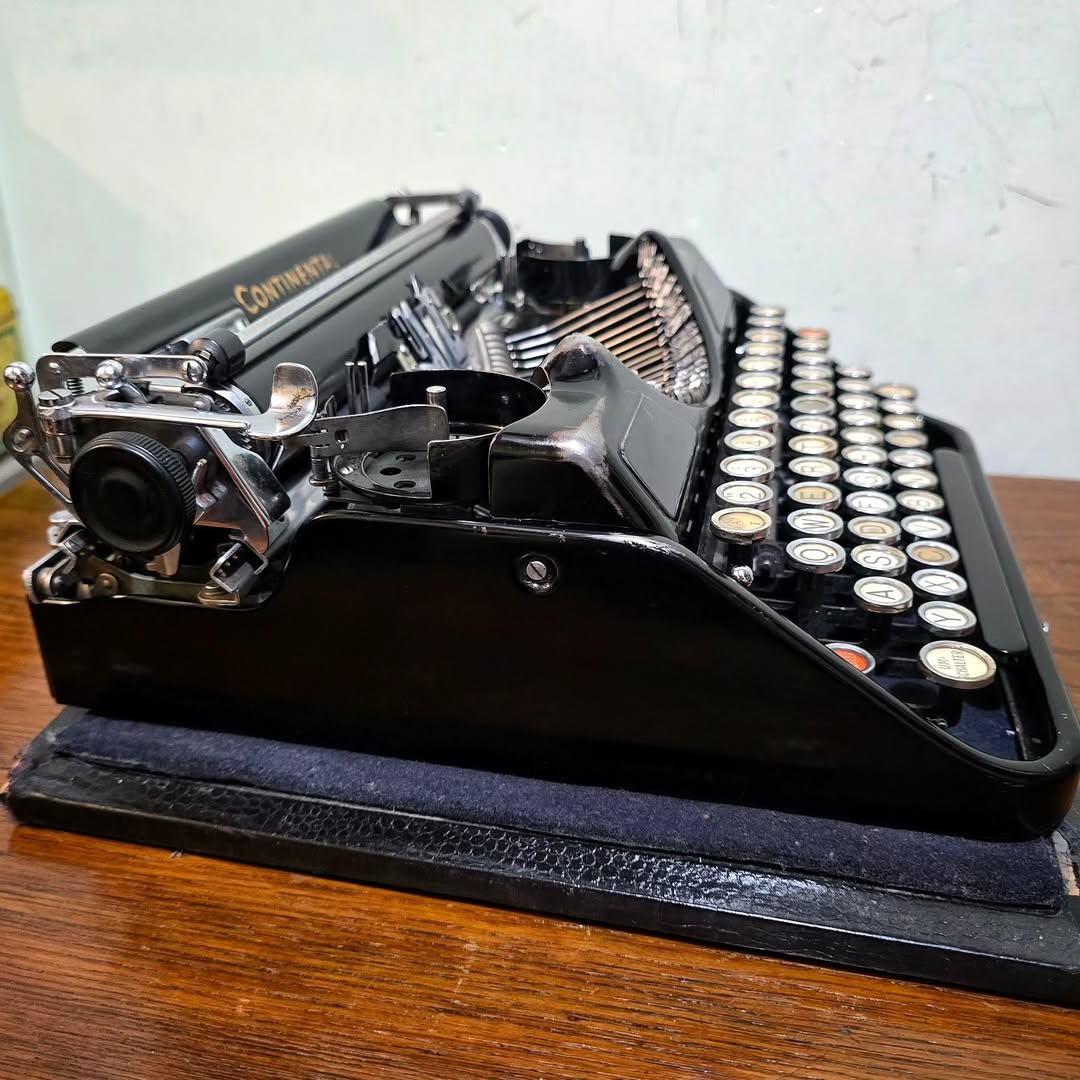 1935 Germany 3rd Reich Era Continental brand Portable model portable typewriter
