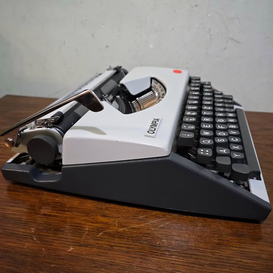 1960's Germany Olympia brand SF De Luxe model portable typewriter