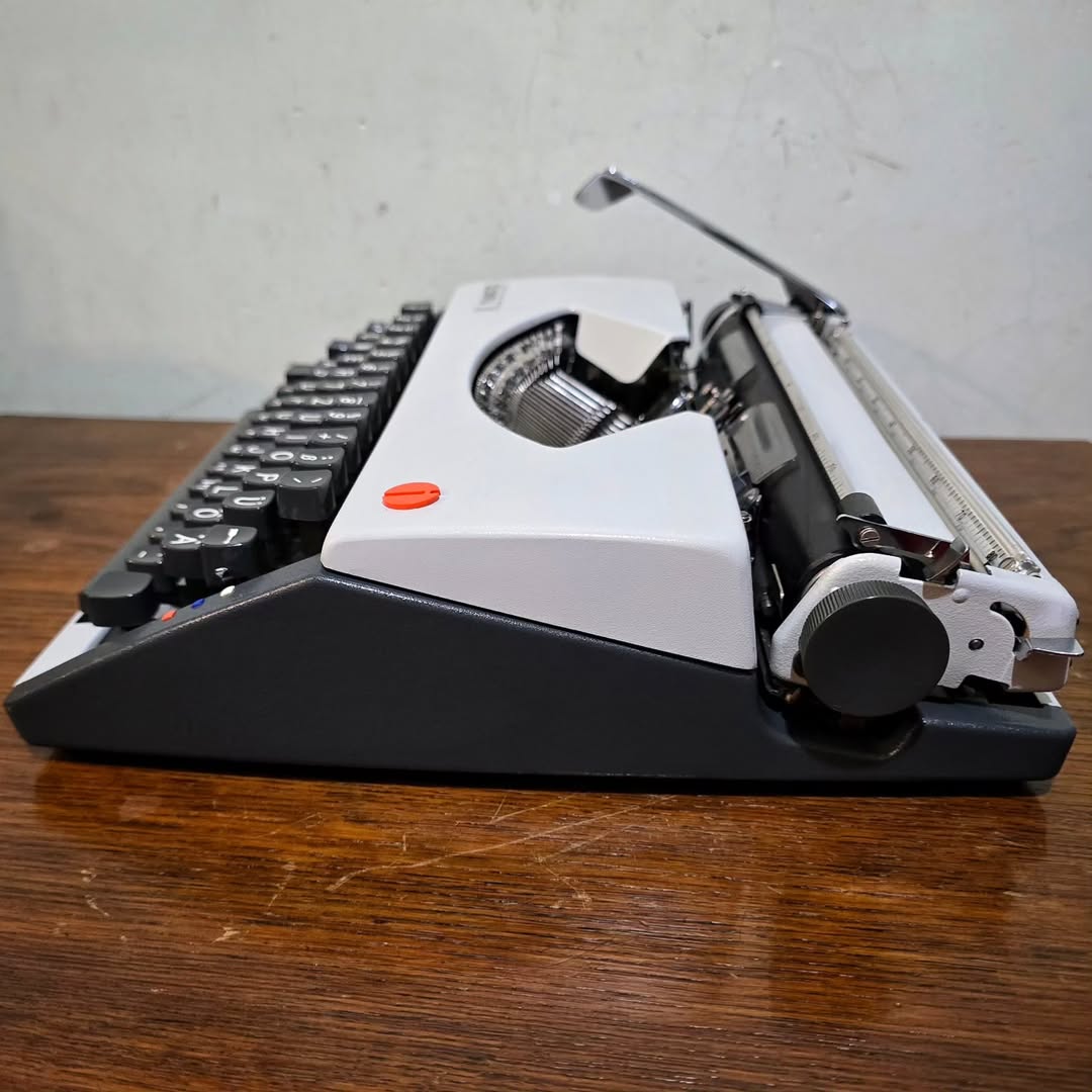 1960's Germany Olympia brand SF De Luxe model portable typewriter