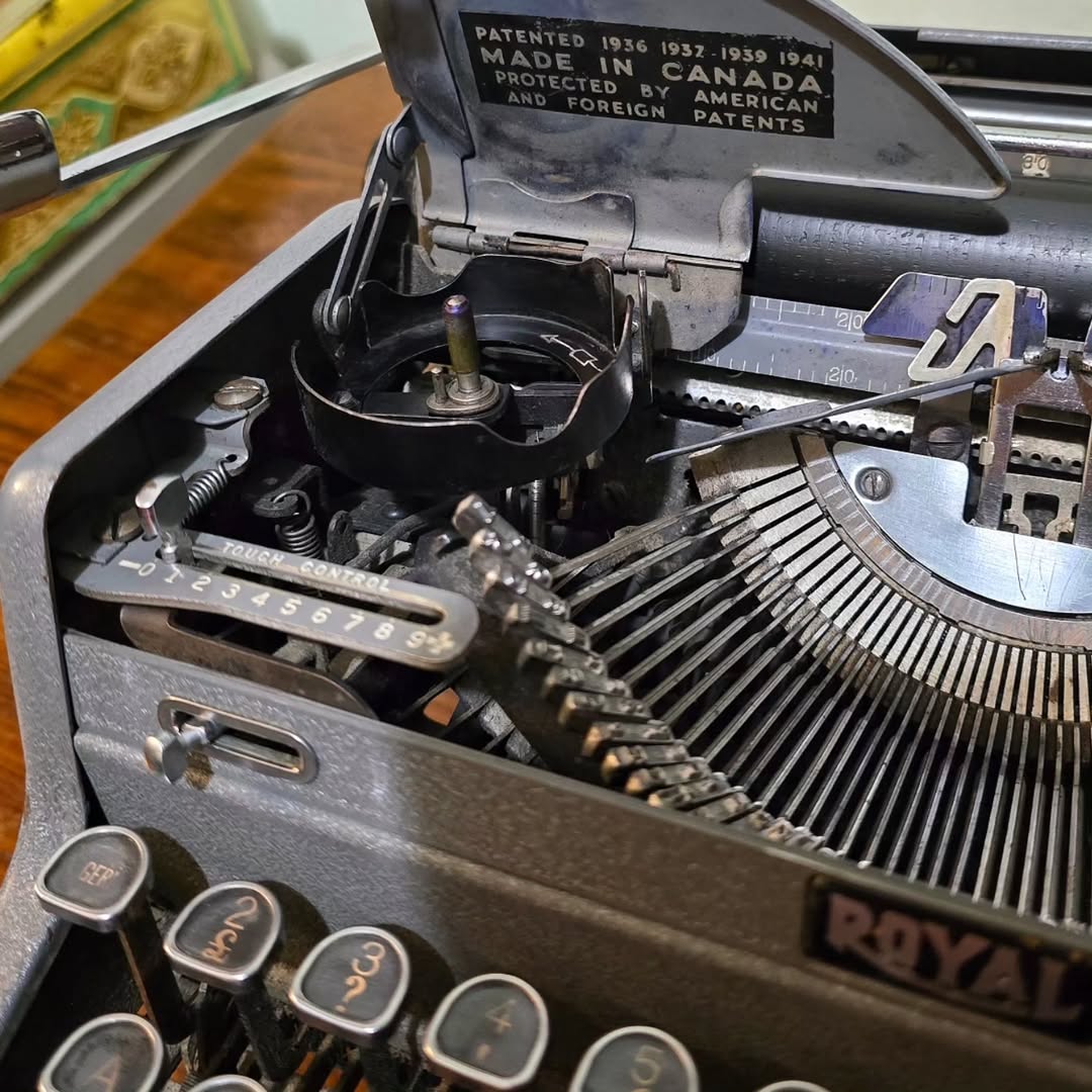 1948's Canada Royal brand Quiet De Luxe model portable typewriter