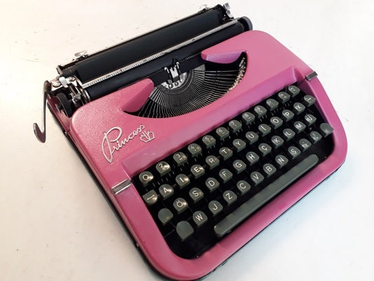 Princess portable typewriter, made in Germany, manufactured in the 1950s. Q keyboard,Pink Color Typewriter