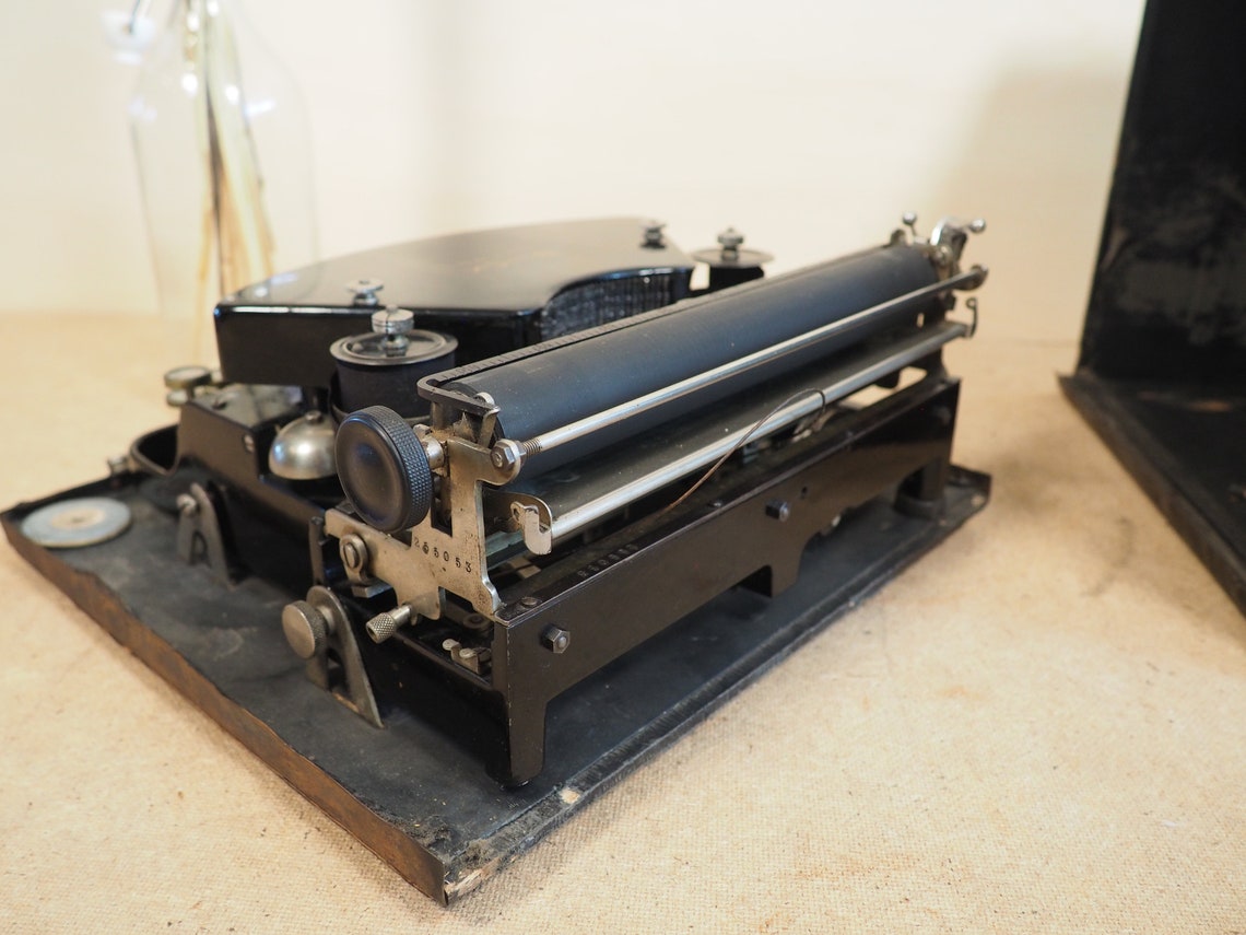 Typewriter BLICK UNIVERSAL (rare Klein Adler 1) antique portable typewriter 1924 vintage schreibmaschine machine