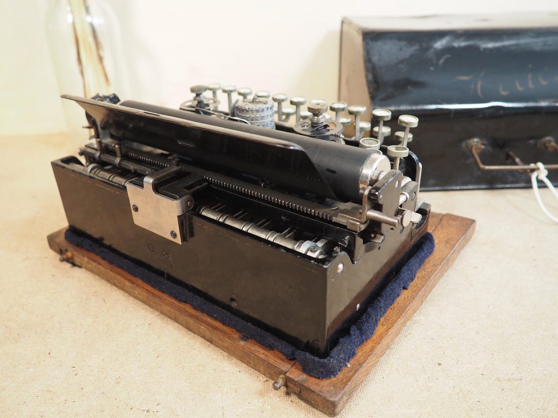 Typewriter Helios (1912) VERY RARE antique index typewriter portable German rare vintage base and case collectible