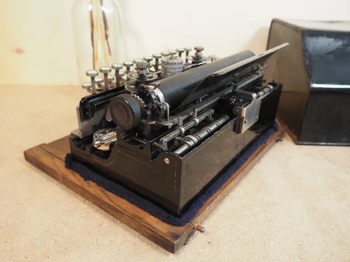 Typewriter Helios (1912) VERY RARE antique index typewriter portable German rare vintage base and case collectible
