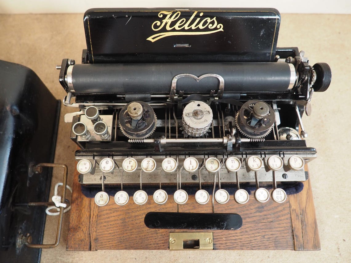 Typewriter Helios (1912) VERY RARE antique index typewriter portable German rare vintage base and case collectible