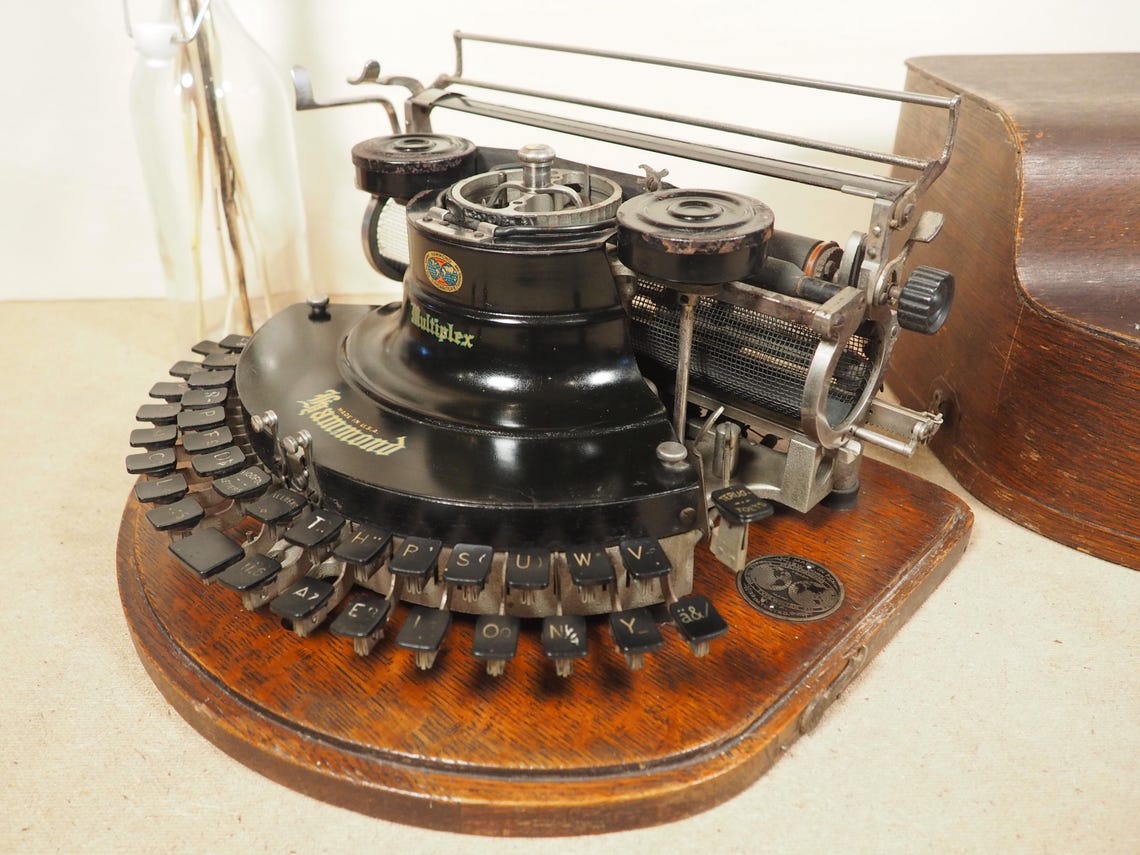 Typewriter Hammond Multiplex Ideal (1915) rare half moon keyboard antique typewriter