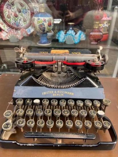 1920's German Senta Rossmann glass key Q keyboard Typewriter, Rare Typewriter