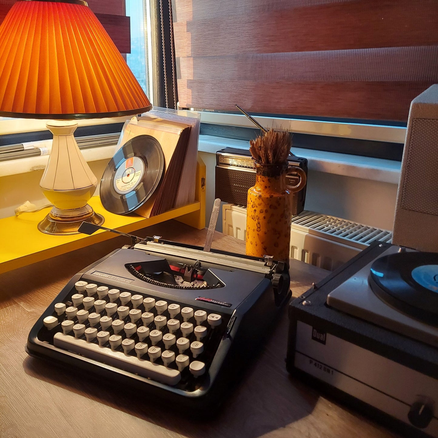 Olivetti Lettera 82 Typewriter with Bag Avaible