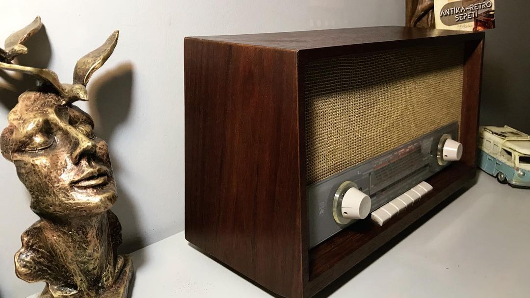 1960's Grundig Hall Radio