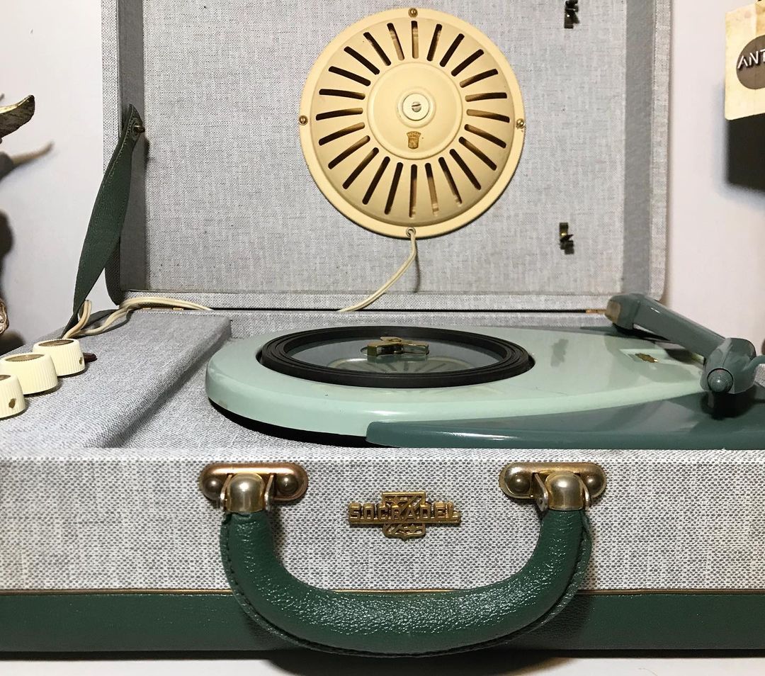Rare French LAMBALI from the 1950s to the 60s. hi-fi SOCRADEL Bag Record Player