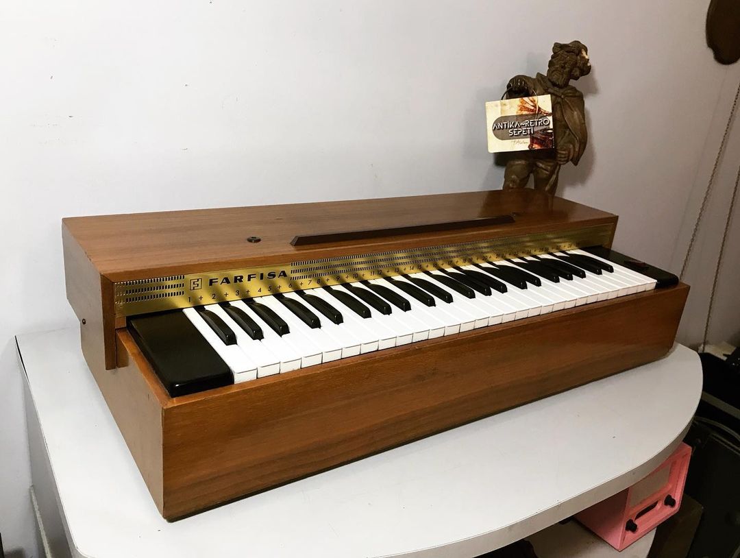 Italian Wonder FARFISA Antique Seamless Wooden ORGANETTO