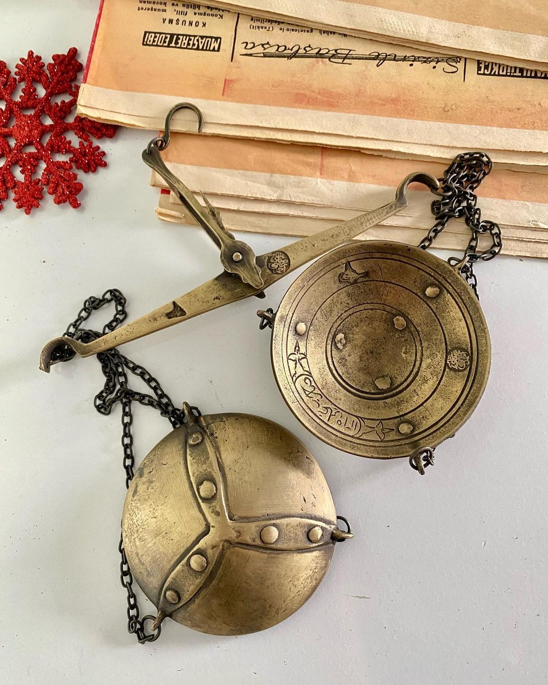 Collectible jeweler's scale made of brass material