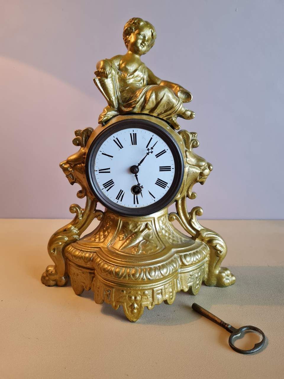Antique Fireplace Clock,Antique fireplace clock made of metal material.