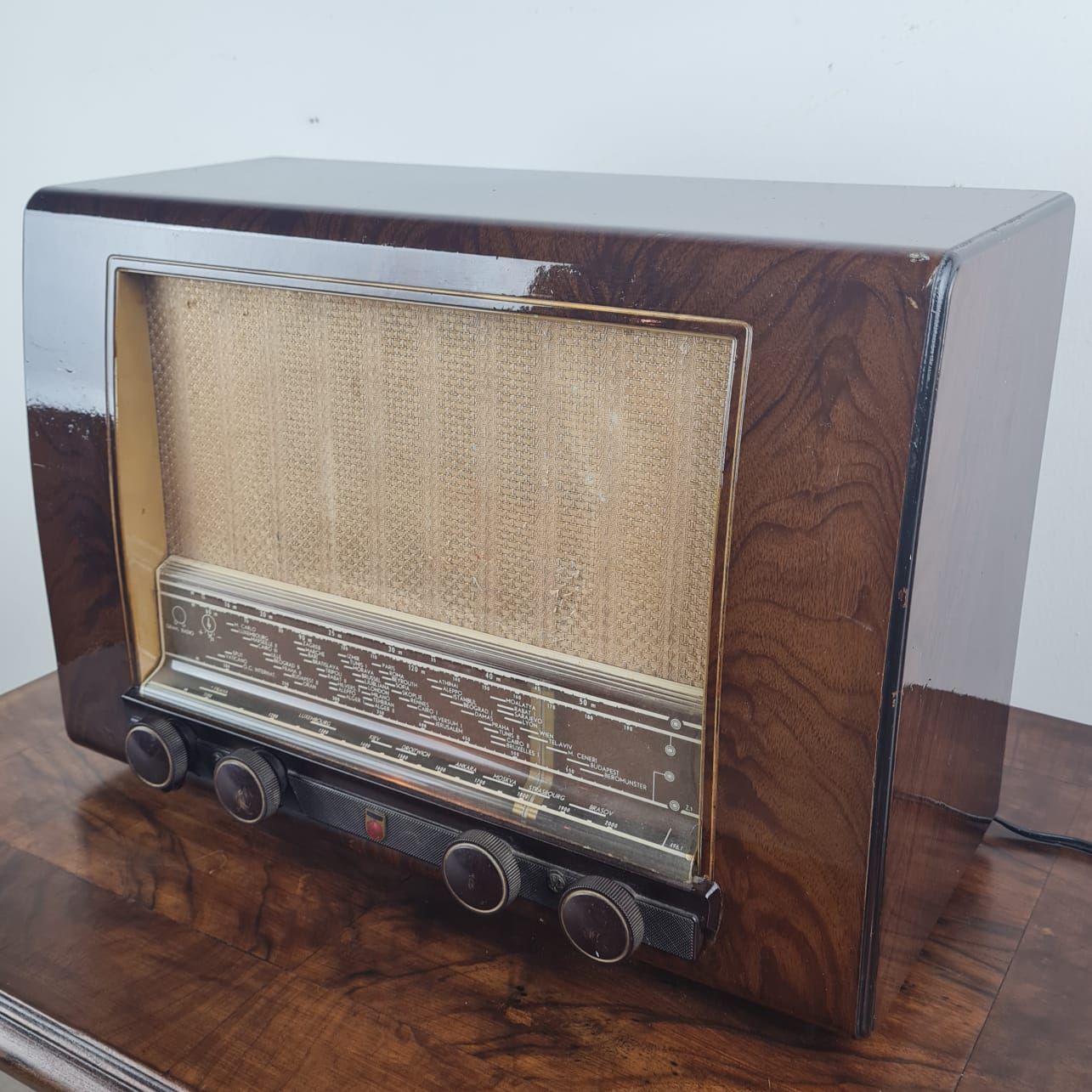 Antique Philips Radio