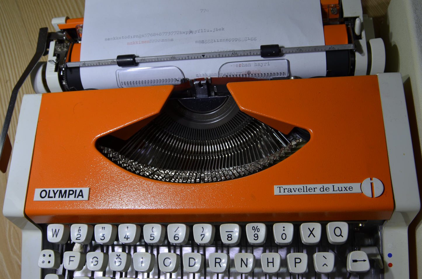 Olympia Orange Color Typewriter,Orginal Bag Avaible Orange Color Typewriter
