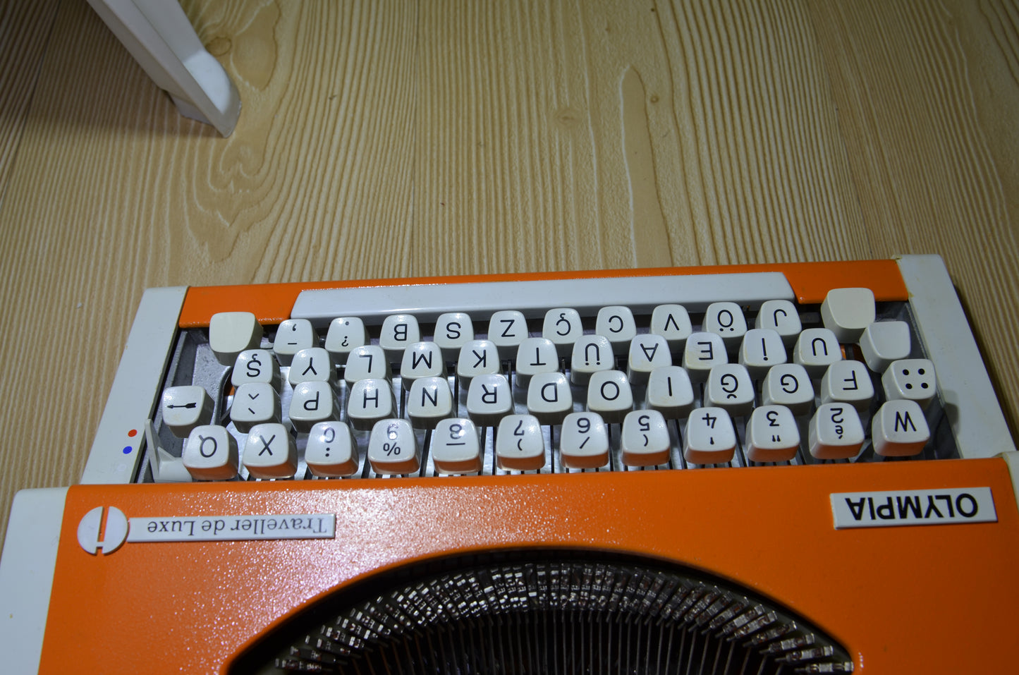 Olympia Orange Color Typewriter,Orginal Bag Avaible Orange Color Typewriter