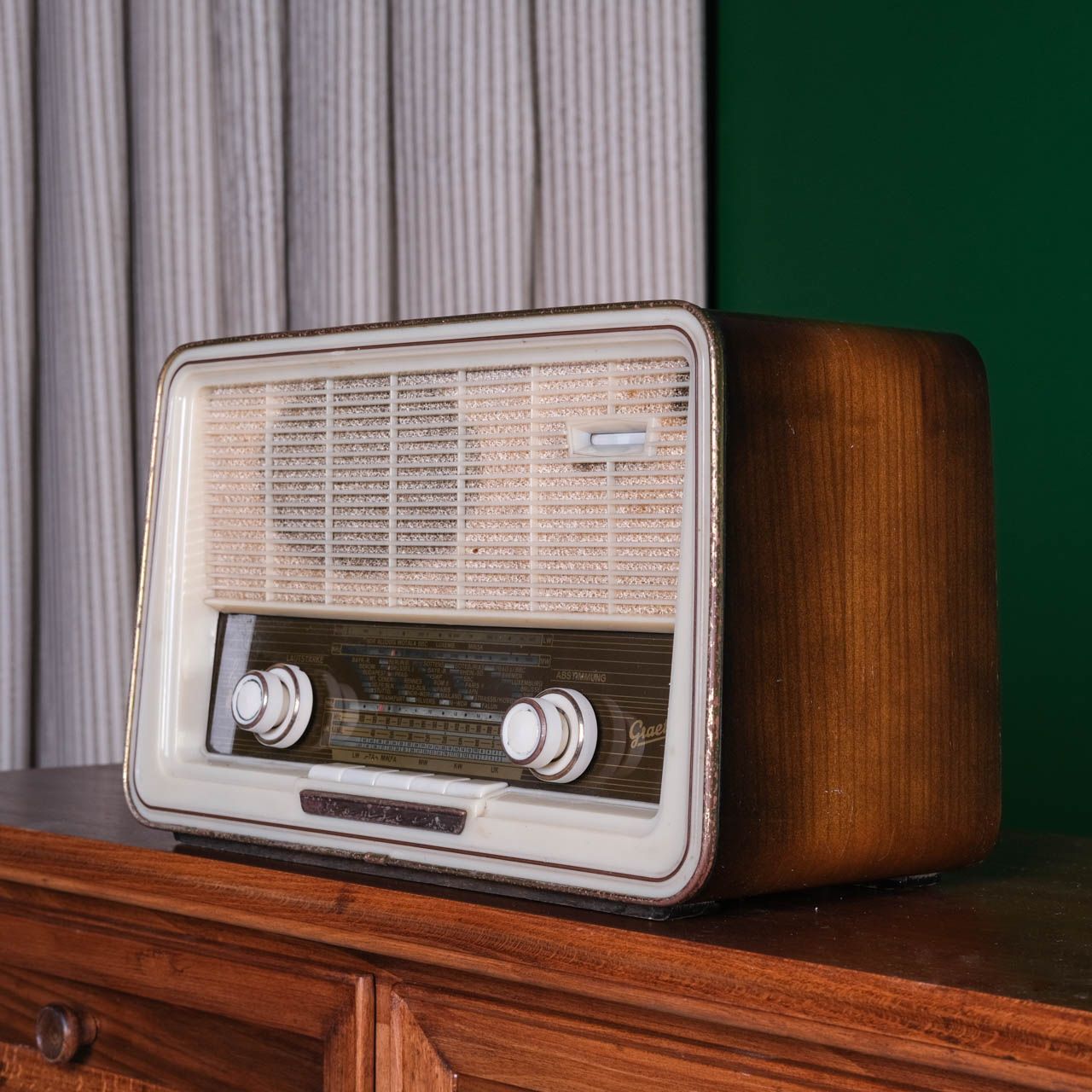 Antique Graetz Radio