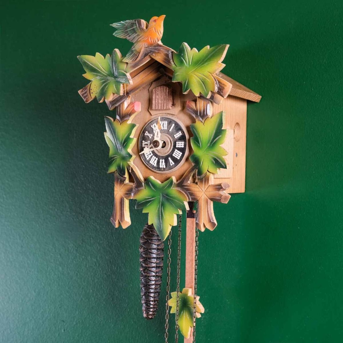 Cuckoo clock,Vintage German wooden cuckoo clock