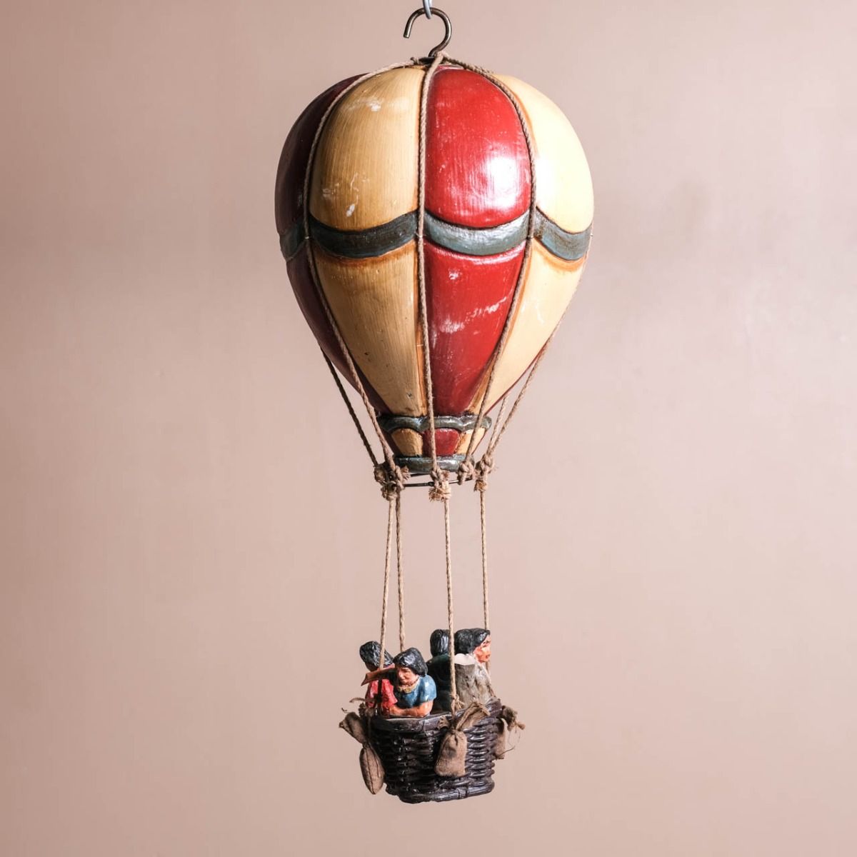 Vintage Flying Balloon Trinket