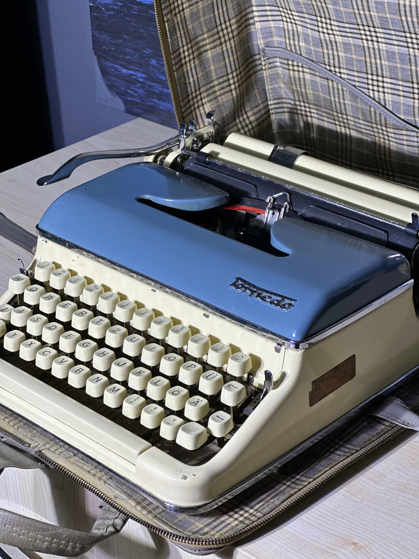 1950's Torpedo 18b Portable Typewriter, Beige and Blue Double Color Working Condition with Original Bag