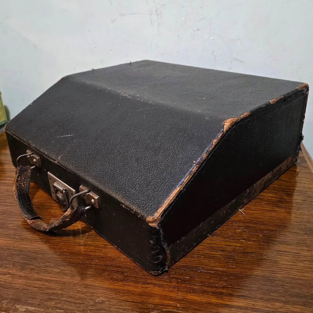 1939 Germany 3rd Reich period  Torpedo brand No.15A model portable typewriter