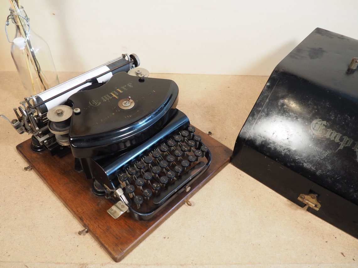 Adler Model 1 (1899) RARE typewriter  antique typewriter rare vintage German base and case