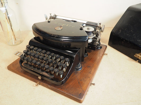 Adler Model 1 (1899) RARE typewriter  antique typewriter rare vintage German base and case
