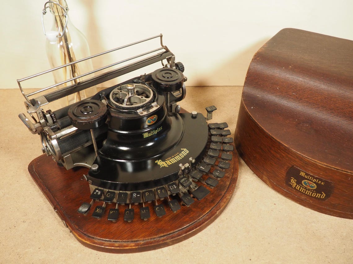 Typewriter Hammond Multiplex Ideal (1915) rare half moon keyboard antique typewriter