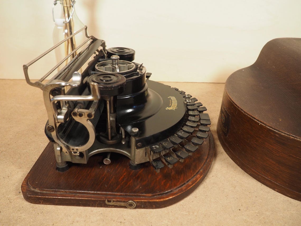 Typewriter Hammond Multiplex Ideal (1915) rare half moon keyboard antique typewriter