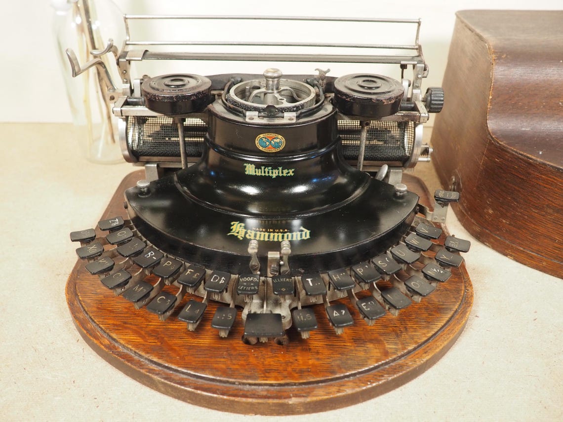 Typewriter Hammond Multiplex Ideal (1915) rare half moon keyboard antique typewriter