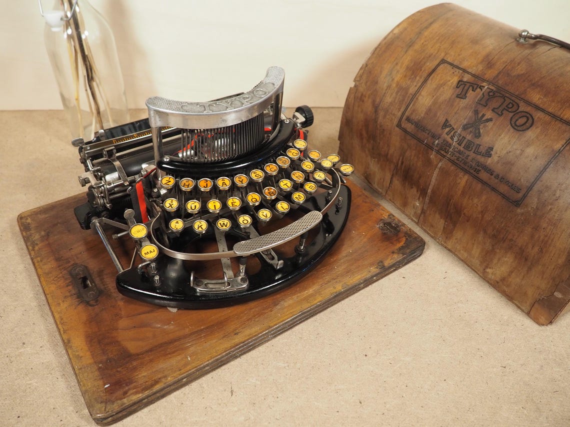 Typewriter Hammond 12 Ideal (1904) rare antique Hammond typewriter with base and case machine