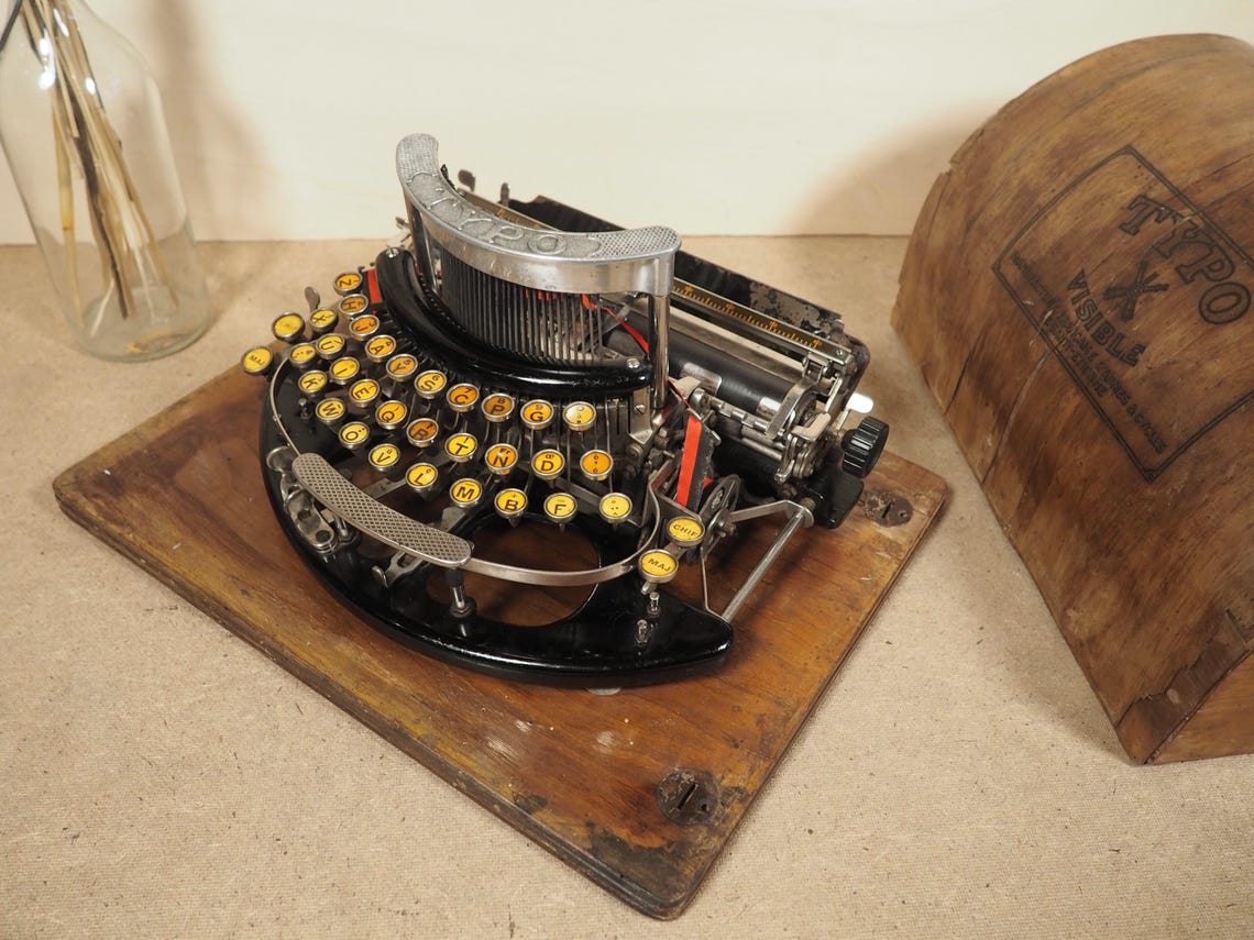 Typewriter Hammond 12 Ideal (1904) rare antique Hammond typewriter with base and case machine