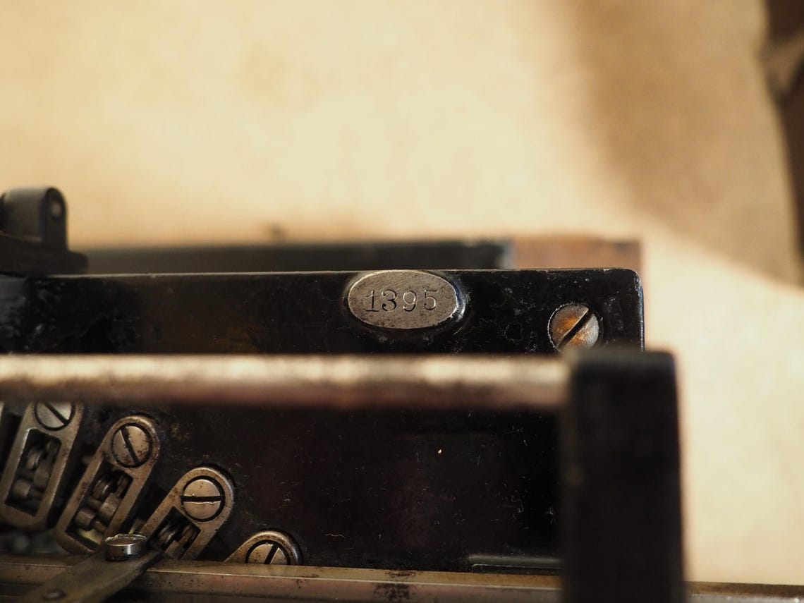 JEWETT mod# 1 (1892) typewriter with base and case rare antique type writer double keyboard writing machine collectible