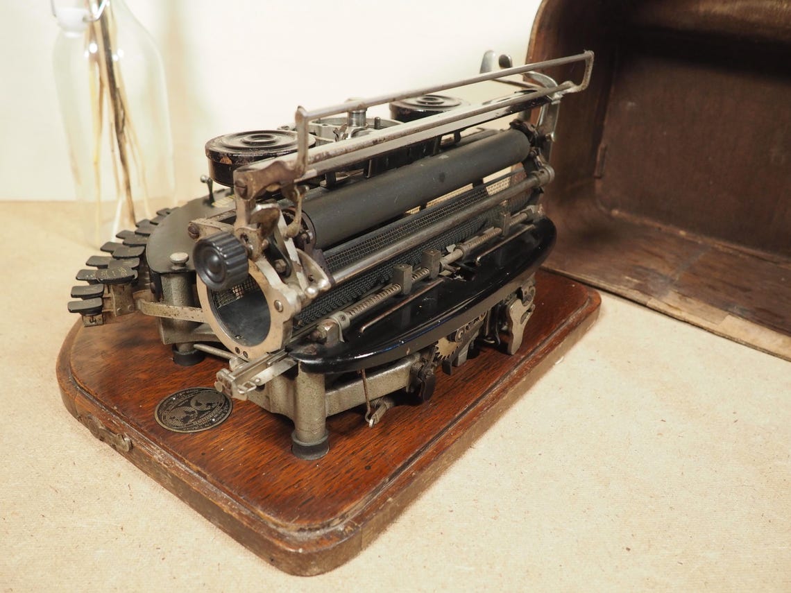 Typewriter Hammond Multiplex Ideal (1915) rare half moon keyboard antique typewriter