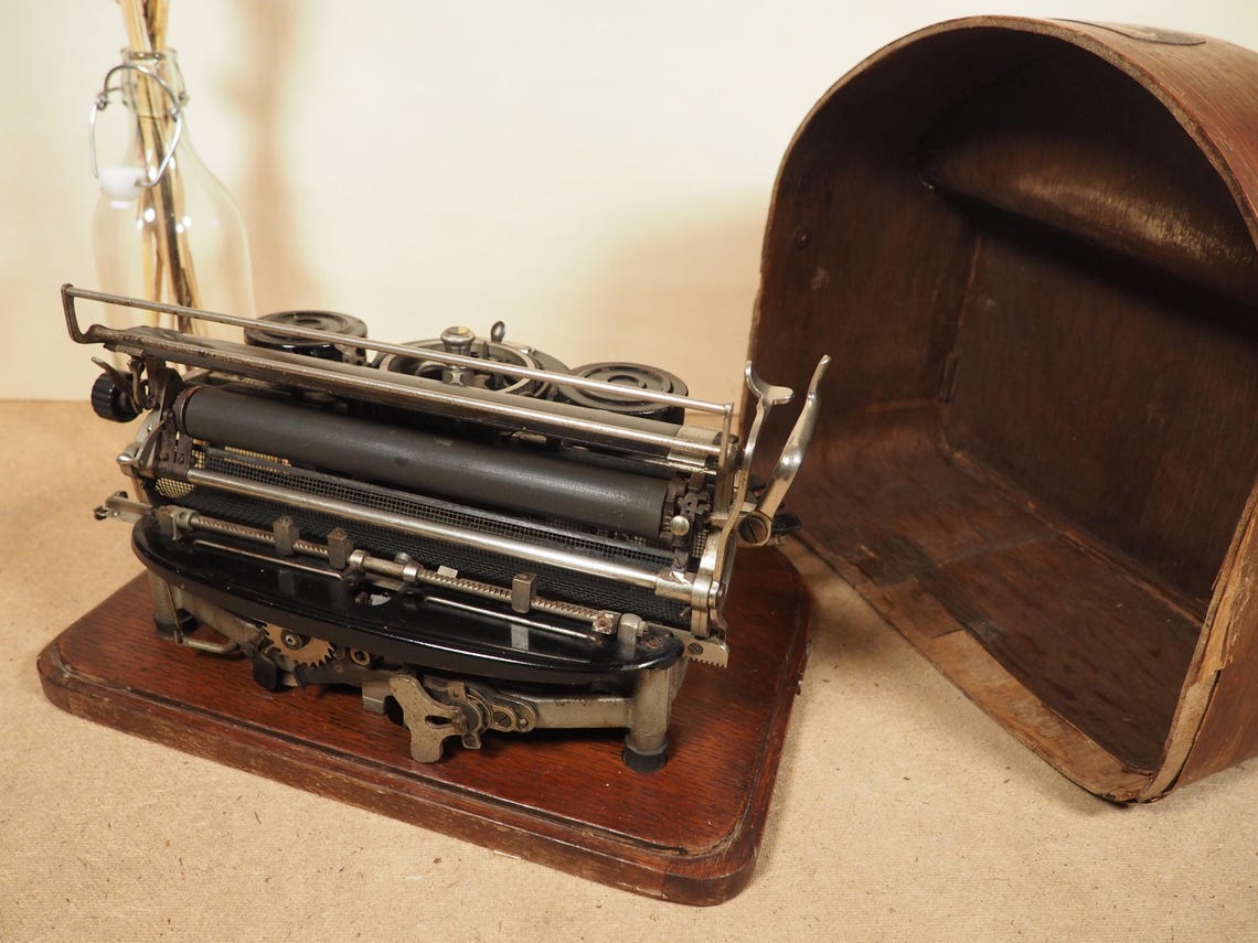 Typewriter Hammond Multiplex Ideal (1915) rare half moon keyboard antique typewriter