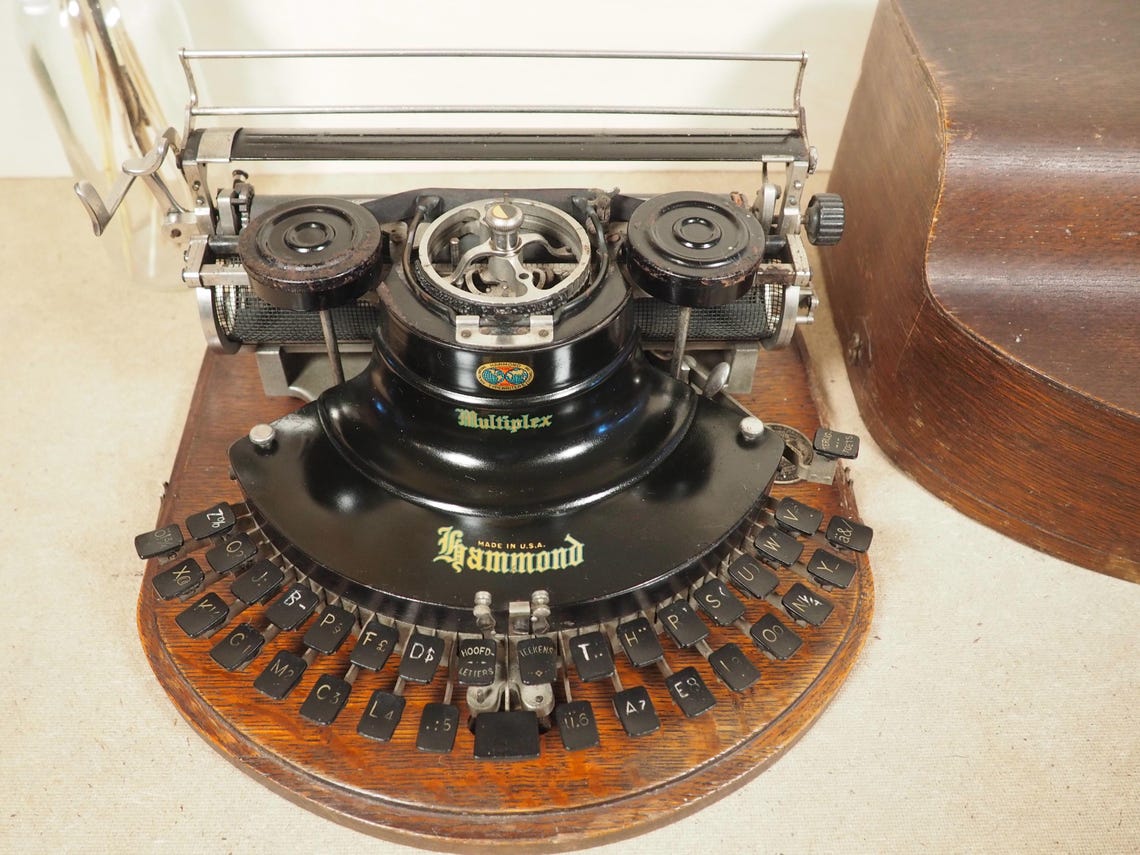 Typewriter Hammond Multiplex Ideal (1915) rare half moon keyboard antique typewriter